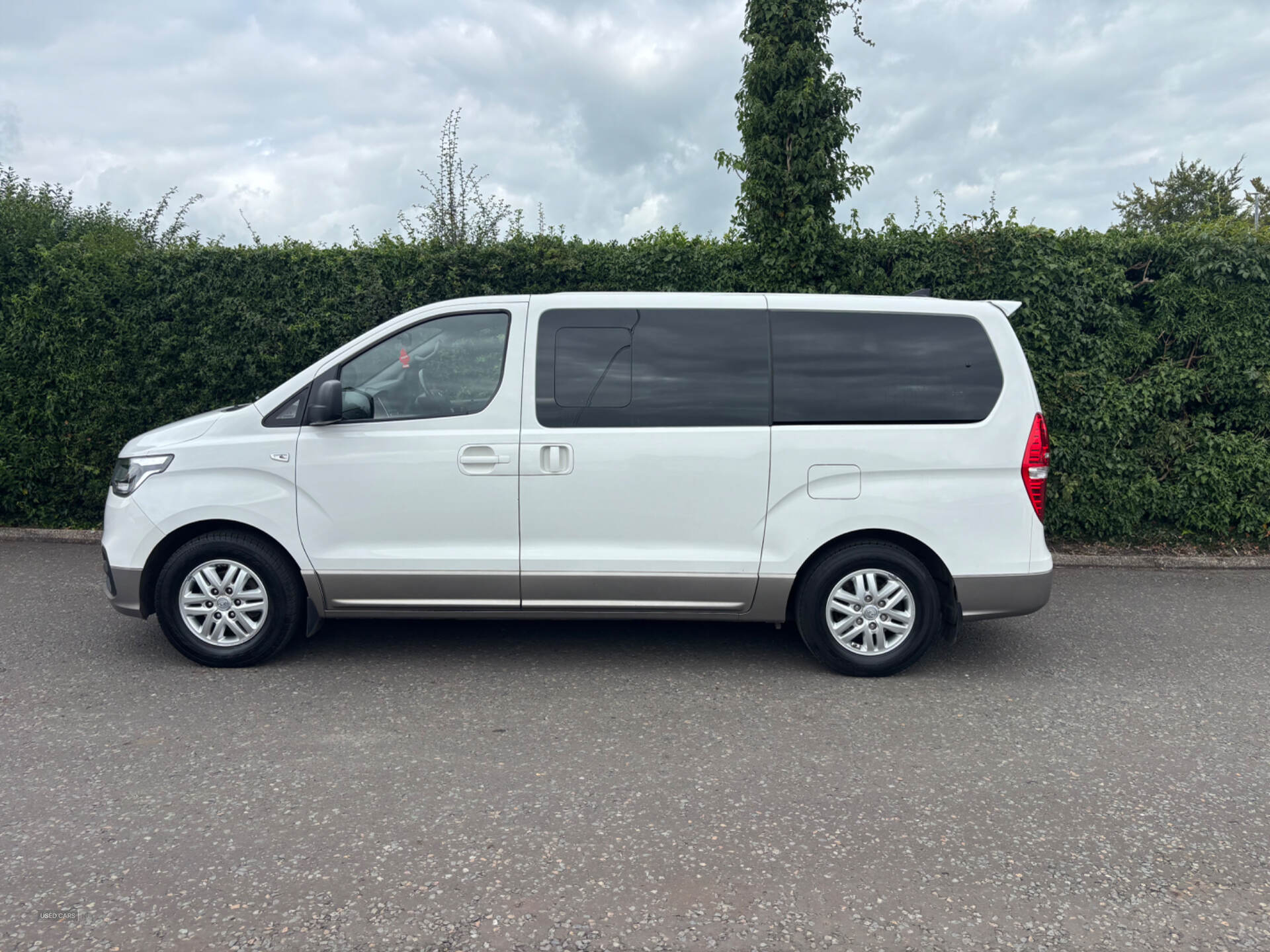 Hyundai i800 DIESEL ESTATE in Derry / Londonderry