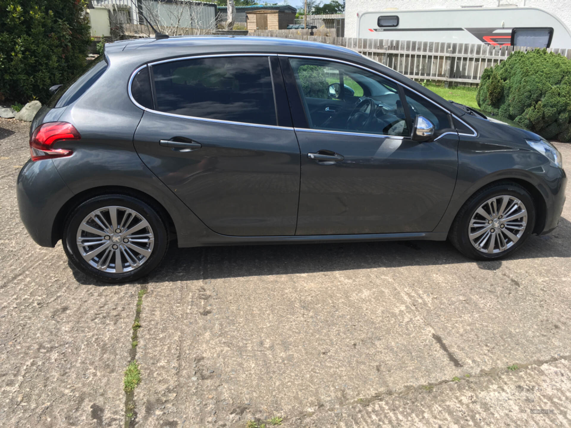 May 2016 Peugeot 208 1.2 PureTech 82 Allure 5dr