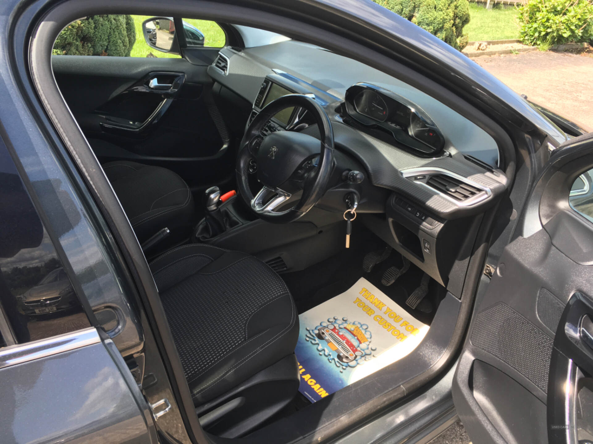 May 2016 Peugeot 208 1.2 PureTech 82 Allure 5dr