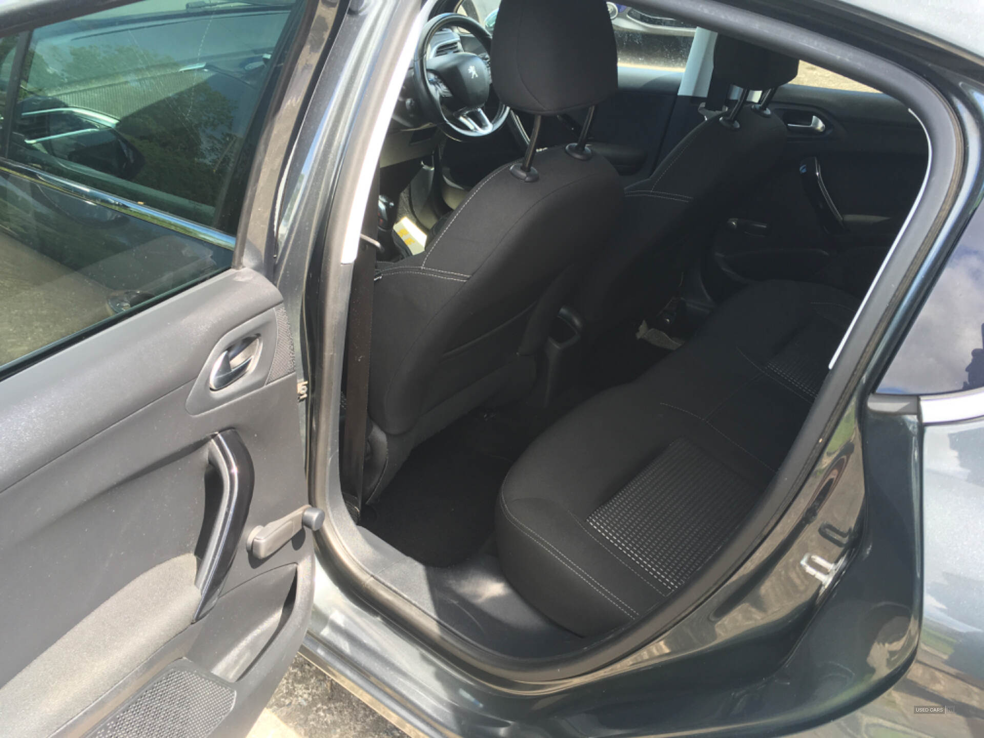 May 2016 Peugeot 208 1.2 PureTech 82 Allure 5dr