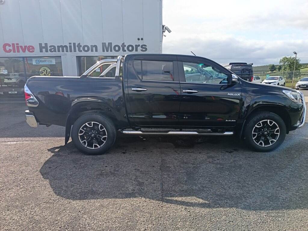 Sep 2017 Toyota Hi-lux Invincible X D/Cab Pick Up 2.4 D-4D