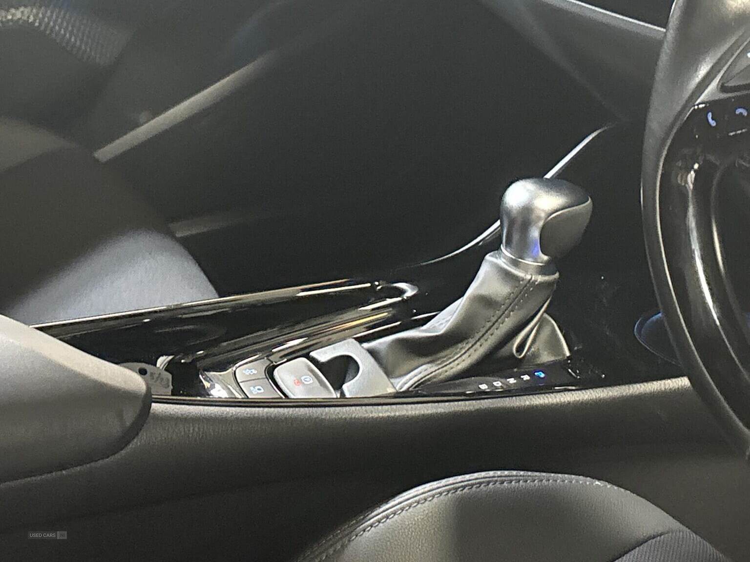 May 2023 Toyota C-HR 1.8 Hybrid Design 5Dr Cvt