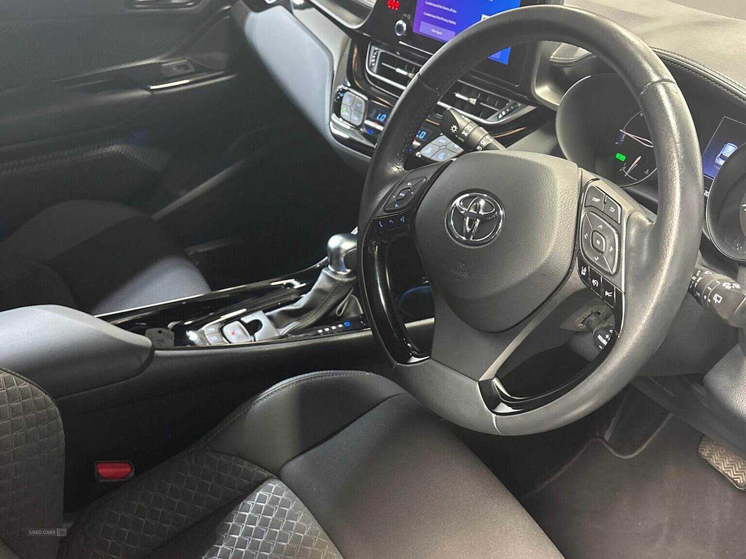 May 2023 Toyota C-HR 1.8 Hybrid Design 5Dr Cvt