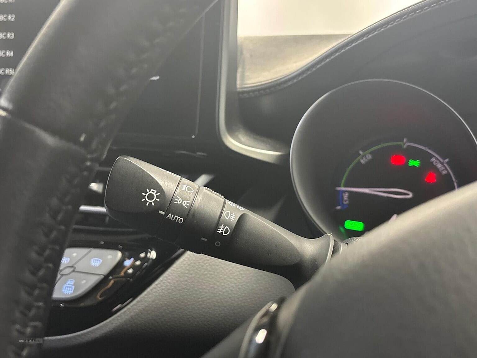 May 2023 Toyota C-HR 1.8 Hybrid Design 5Dr Cvt