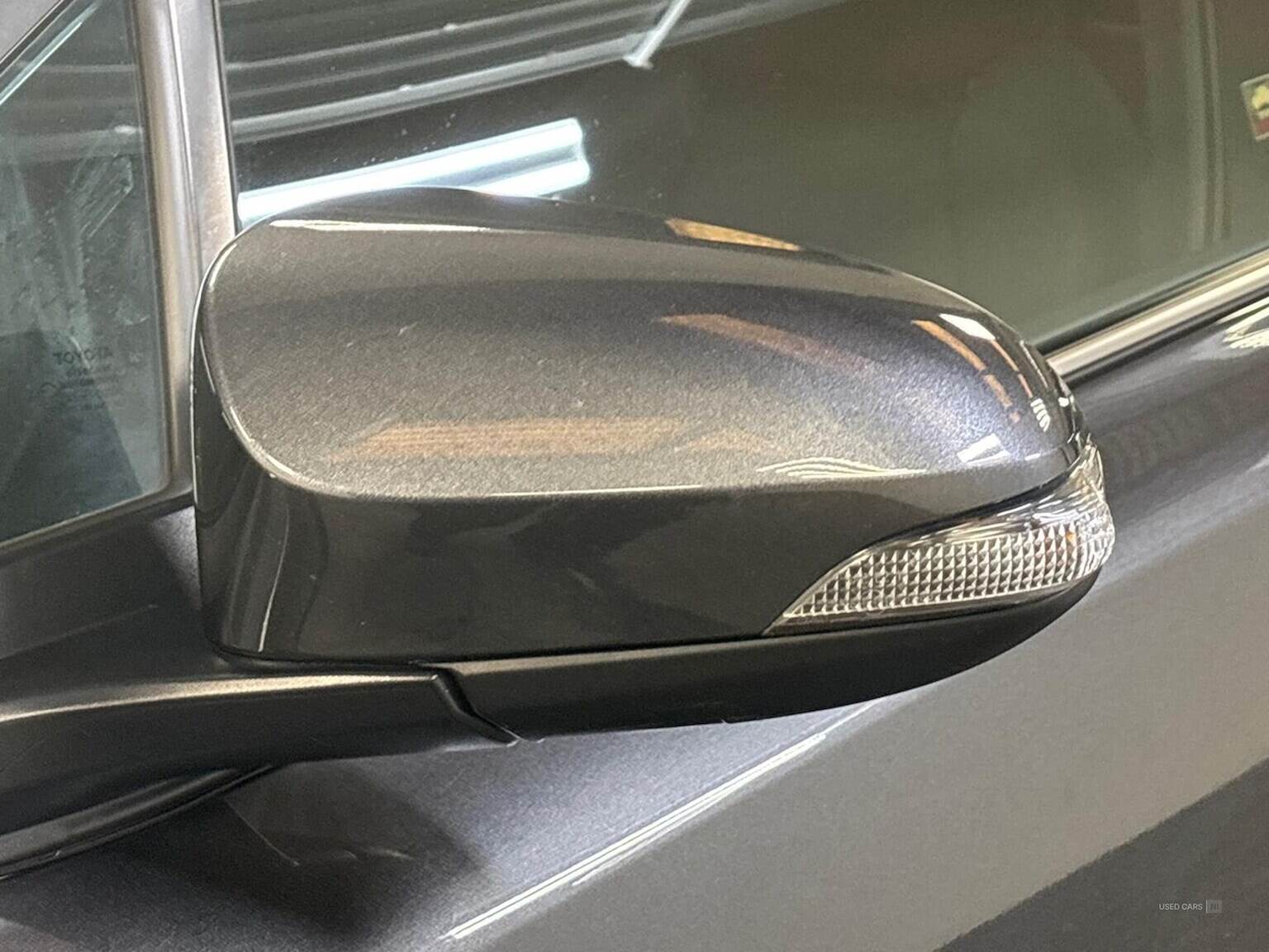 May 2023 Toyota C-HR 1.8 Hybrid Design 5Dr Cvt