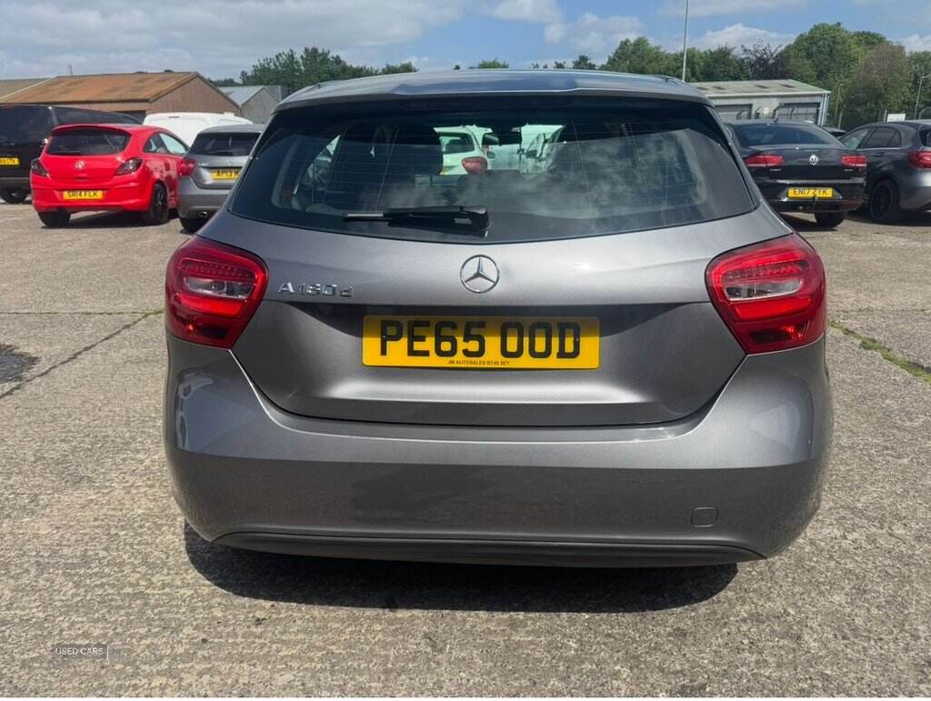 Dec 2015 Mercedes-Benz A-Class A180d SE 5dr Auto