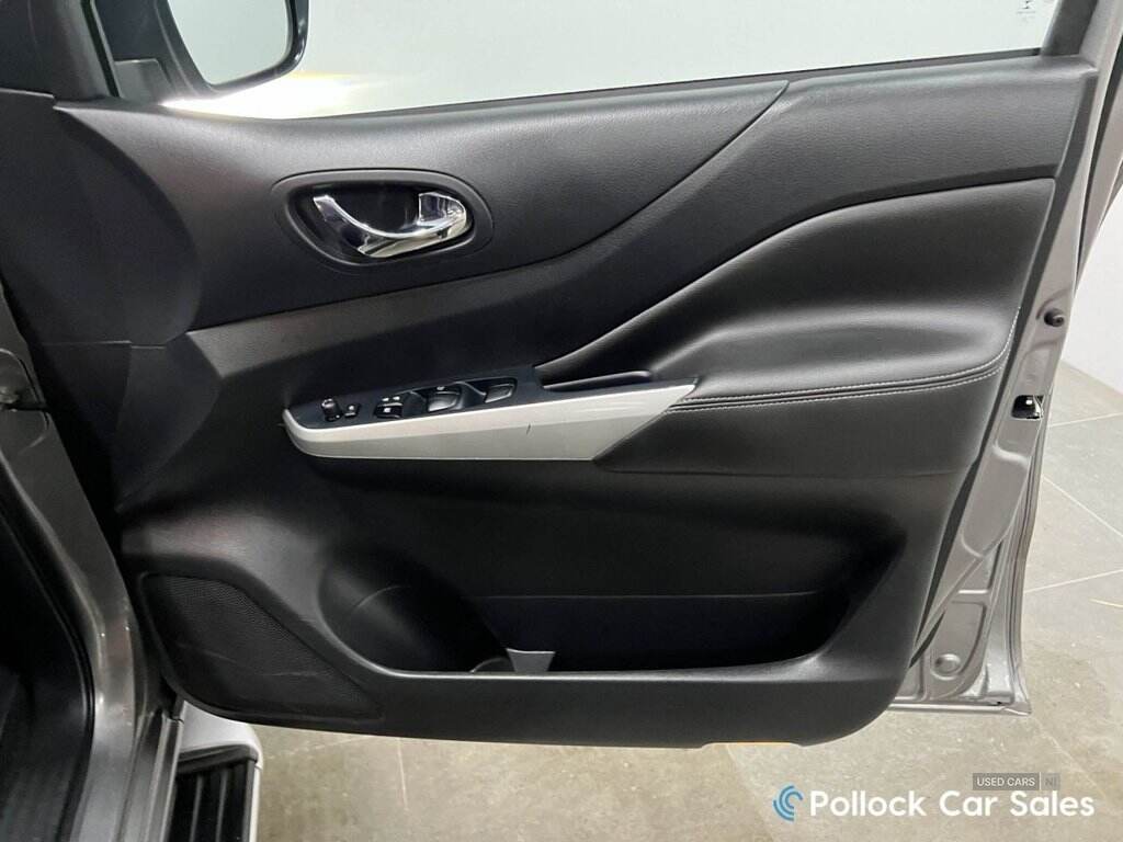 Dec 2021 Nissan Navara Double Cab Pick Up Tekna 2.3dCi 190 TT 4WD Auto