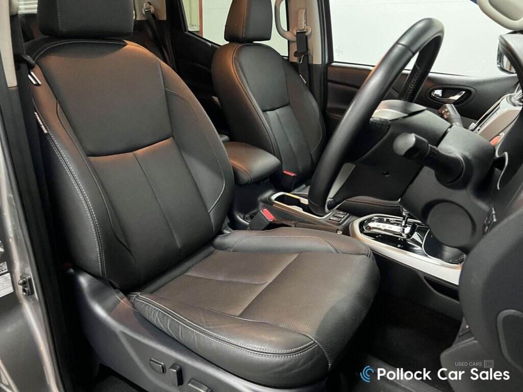 Dec 2021 Nissan Navara Double Cab Pick Up Tekna 2.3dCi 190 TT 4WD Auto