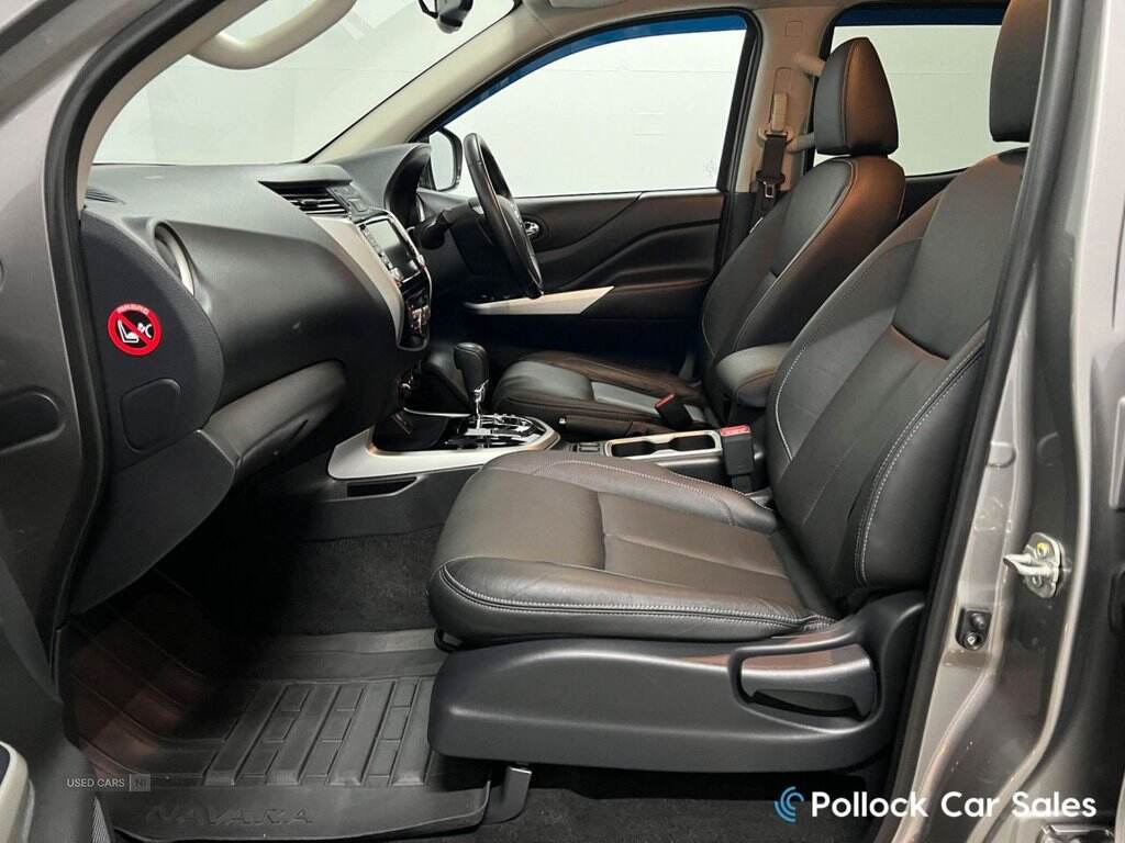 Dec 2021 Nissan Navara Double Cab Pick Up Tekna 2.3dCi 190 TT 4WD Auto