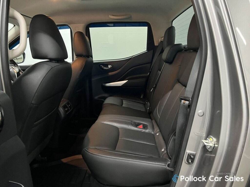 Dec 2021 Nissan Navara Double Cab Pick Up Tekna 2.3dCi 190 TT 4WD Auto