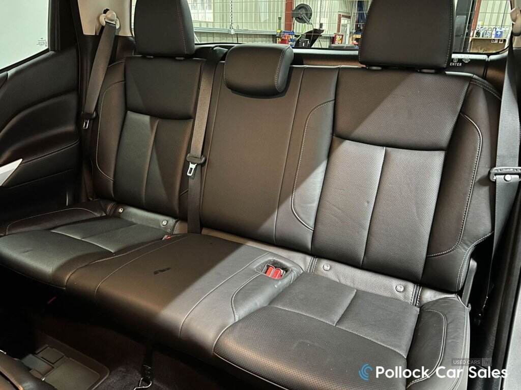 Dec 2021 Nissan Navara Double Cab Pick Up Tekna 2.3dCi 190 TT 4WD Auto