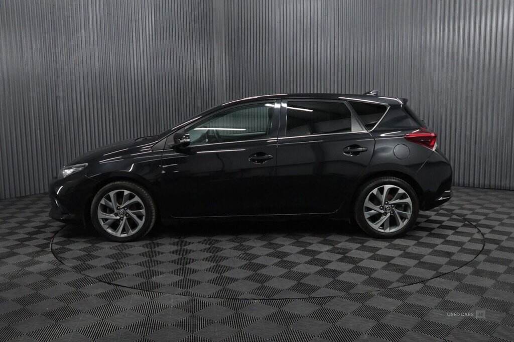 Mar 2016 Toyota Auris 1.6 D-4D Design 5dr