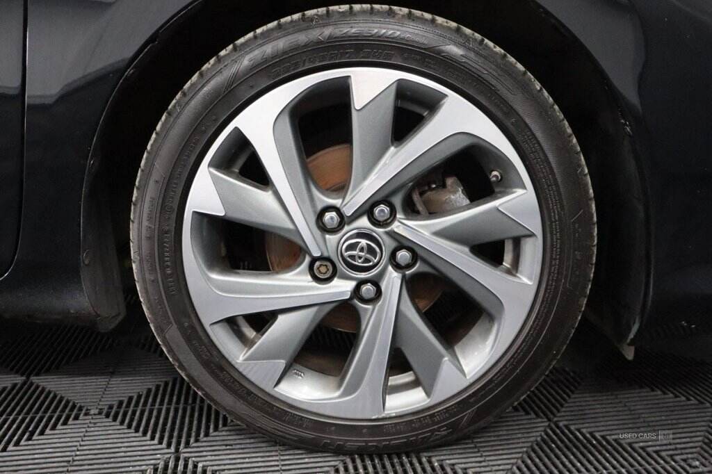 Mar 2016 Toyota Auris 1.6 D-4D Design 5dr