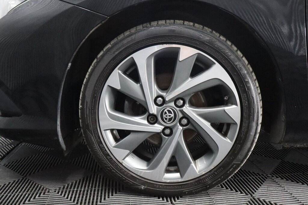 Mar 2016 Toyota Auris 1.6 D-4D Design 5dr