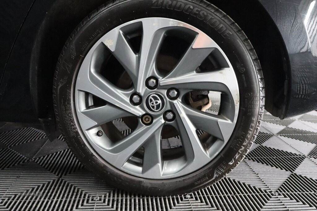 Mar 2016 Toyota Auris 1.6 D-4D Design 5dr
