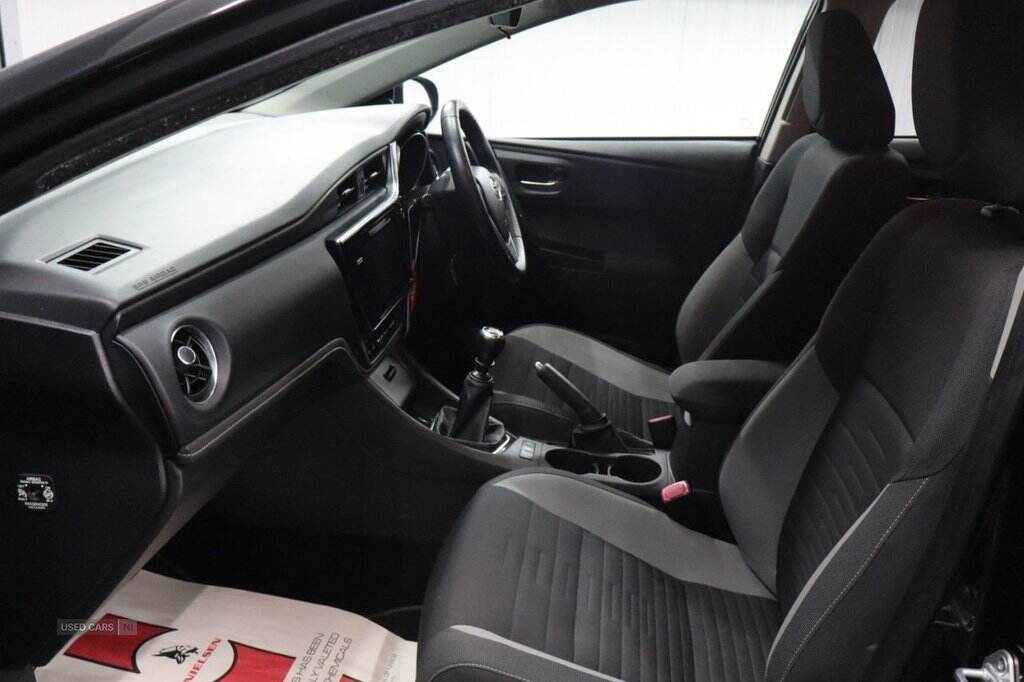 Mar 2016 Toyota Auris 1.6 D-4D Design 5dr