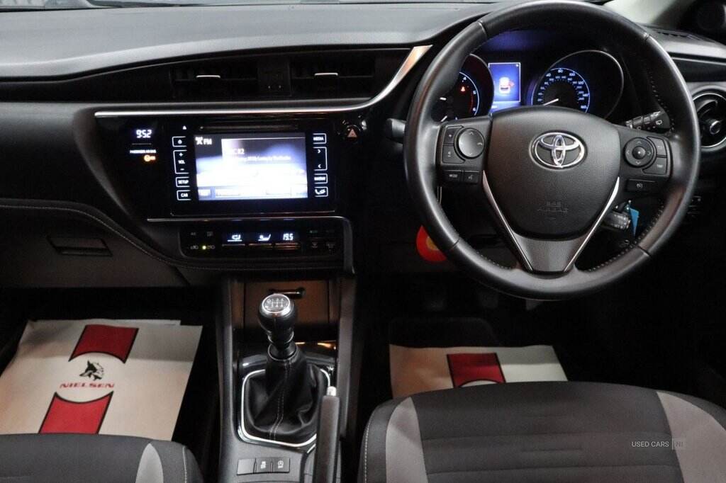 Mar 2016 Toyota Auris 1.6 D-4D Design 5dr