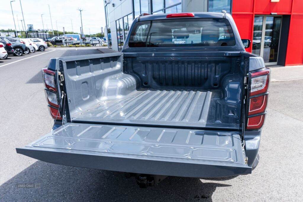  2025 Isuzu D-Max Limited Edition Steel
