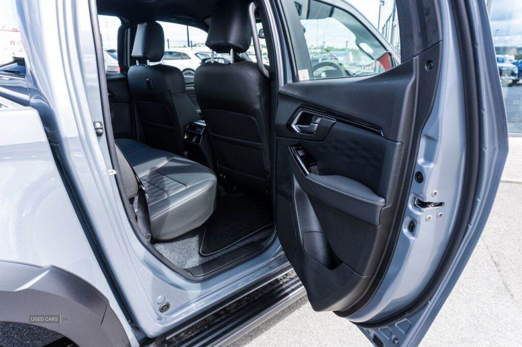  2025 Isuzu D-Max Limited Edition Steel