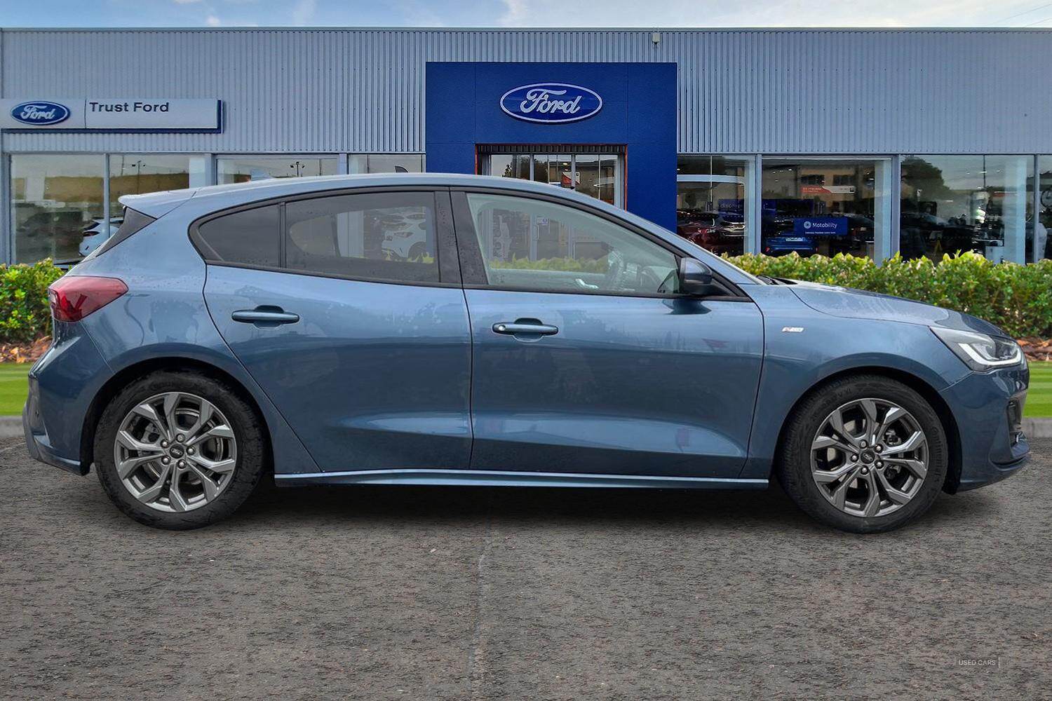 Dec 2023 Ford Focus 1.0 EcoBoost Hybrid mHEV ST-Line 5dr
