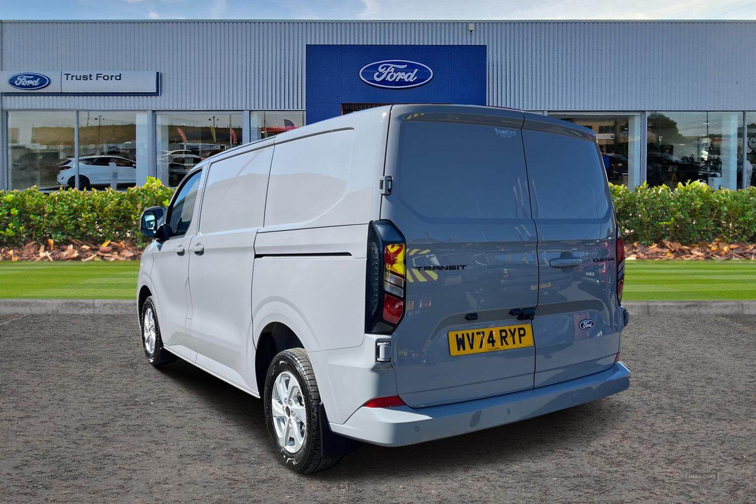 Sep 2024 Ford Transit Custom 2.0 EcoBlue 136ps H1 Van Limited Auto