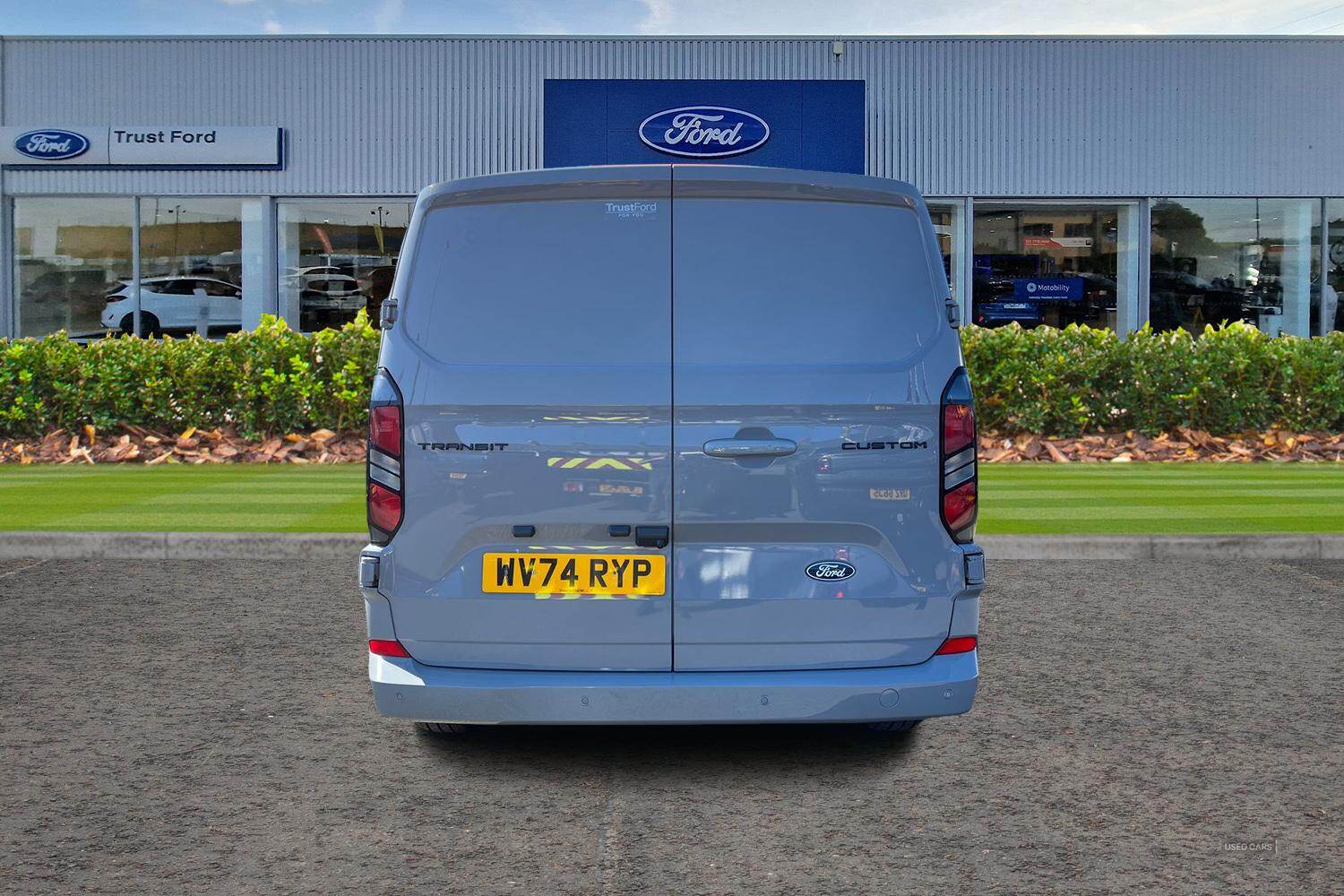 Sep 2024 Ford Transit Custom 2.0 EcoBlue 136ps H1 Van Limited Auto