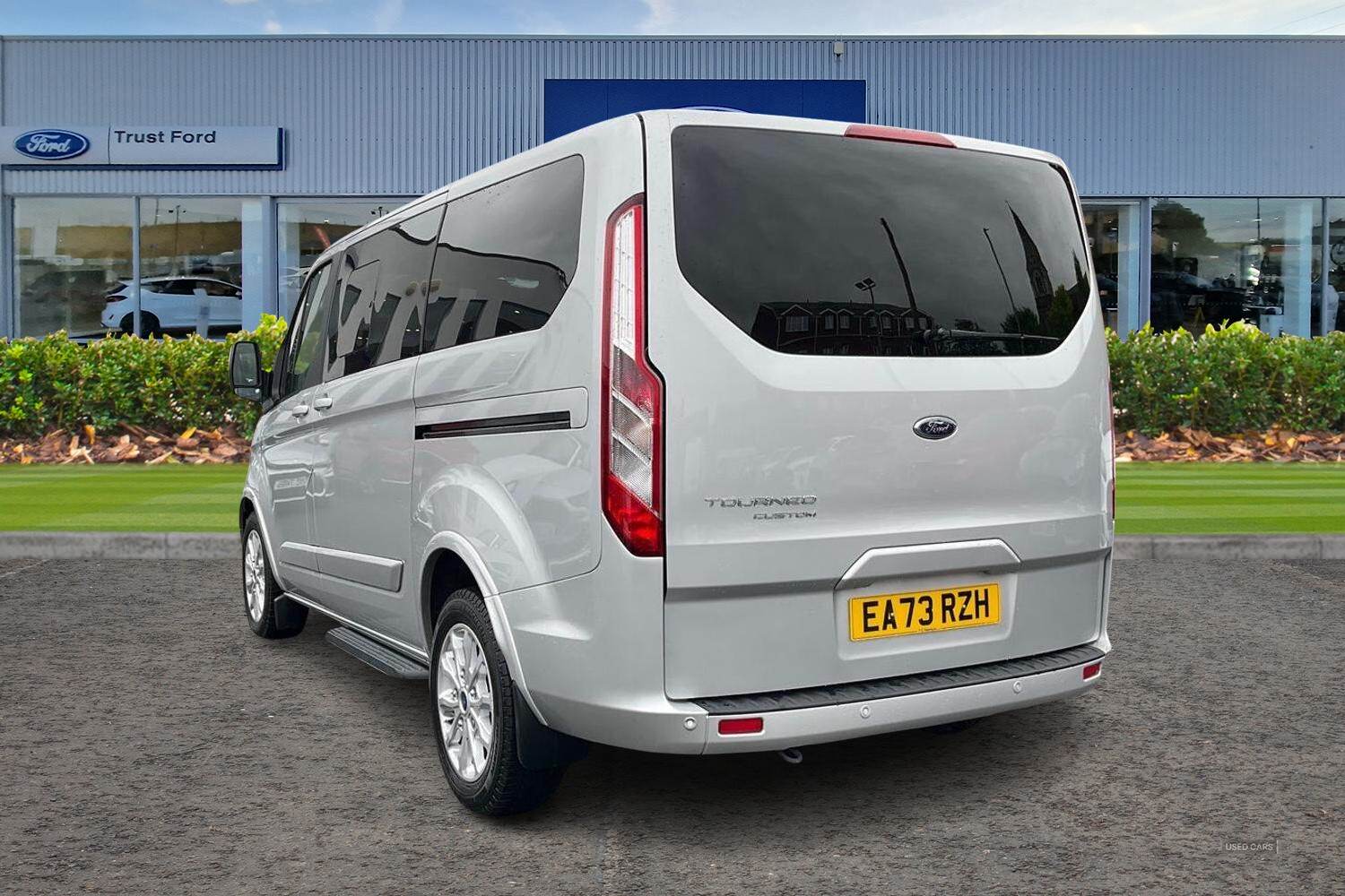 Oct 2023 Ford Tourneo Custom 2.0 EcoBlue 130ps L/R 8 Seater Titanium Auto