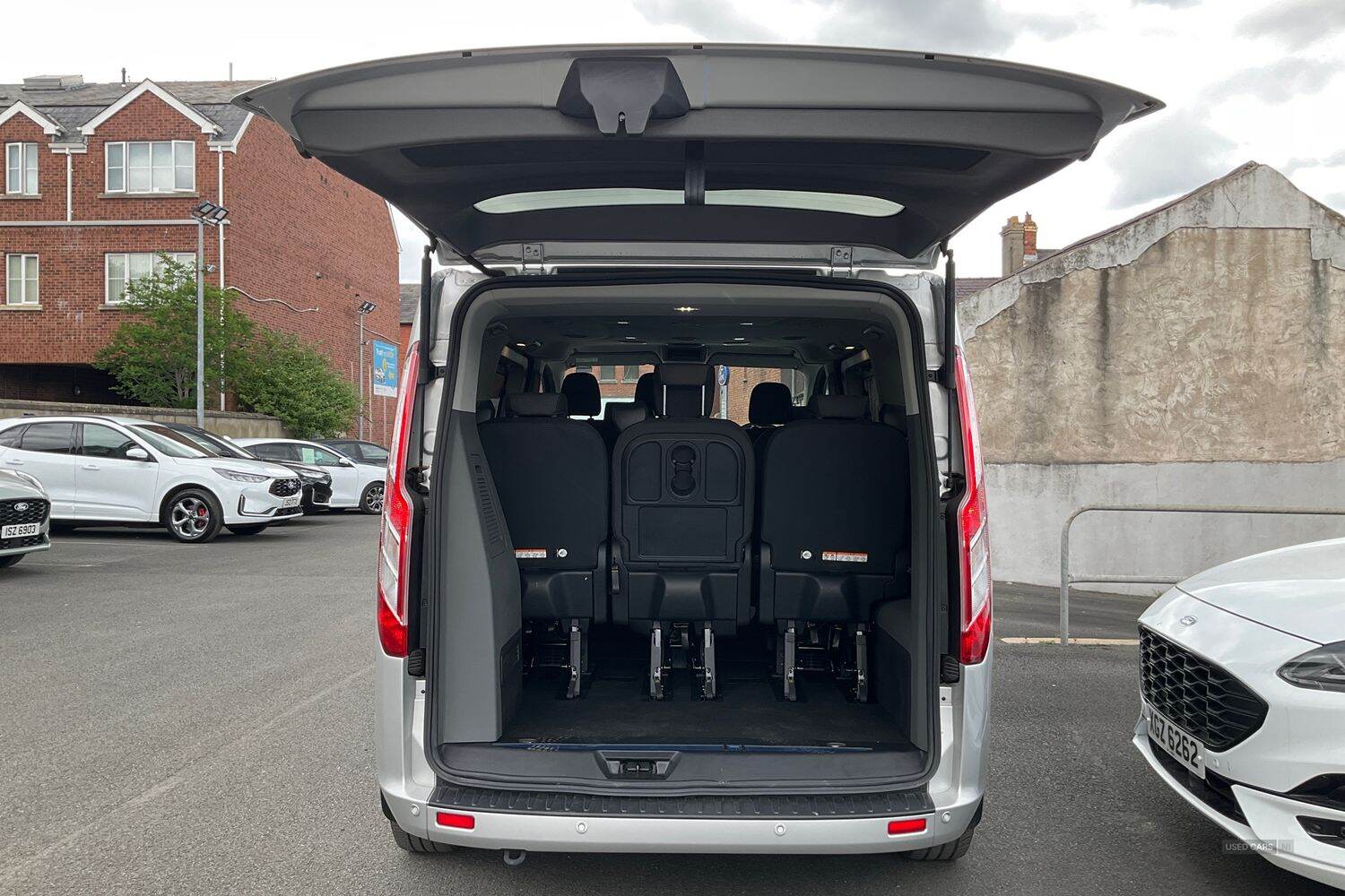 Oct 2023 Ford Tourneo Custom 2.0 EcoBlue 130ps L/R 8 Seater Titanium Auto