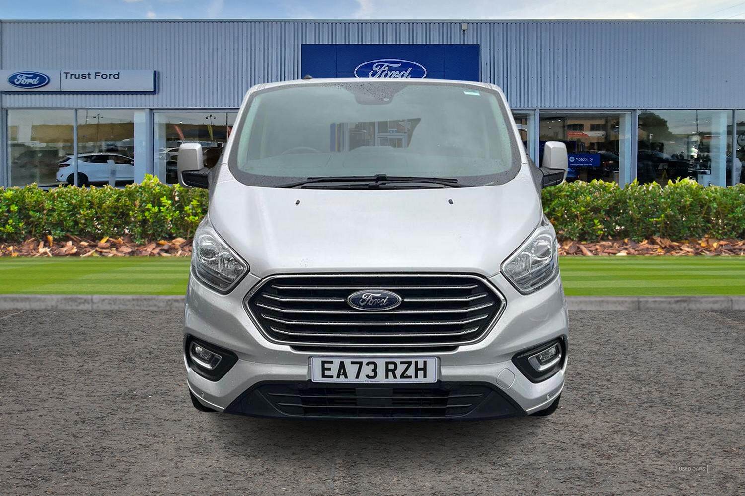 Oct 2023 Ford Tourneo Custom 2.0 EcoBlue 130ps L/R 8 Seater Titanium Auto