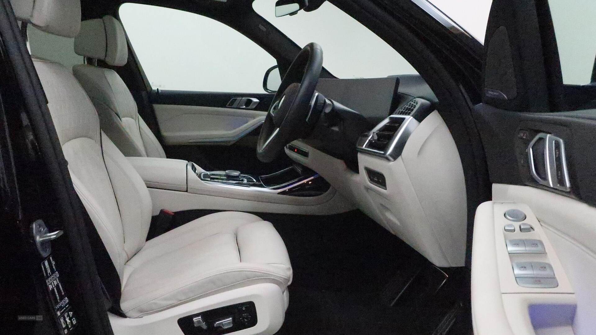 2025 BMW X7 xDrive40d M Sport