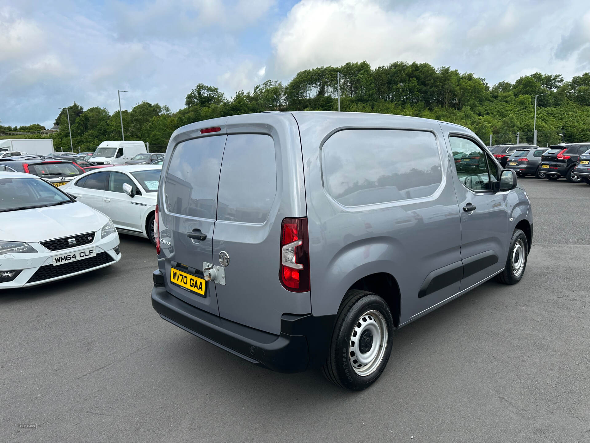 Jan 2021 Vauxhall Combo 2000 1.5 Turbo D 100ps H1 Edition Van