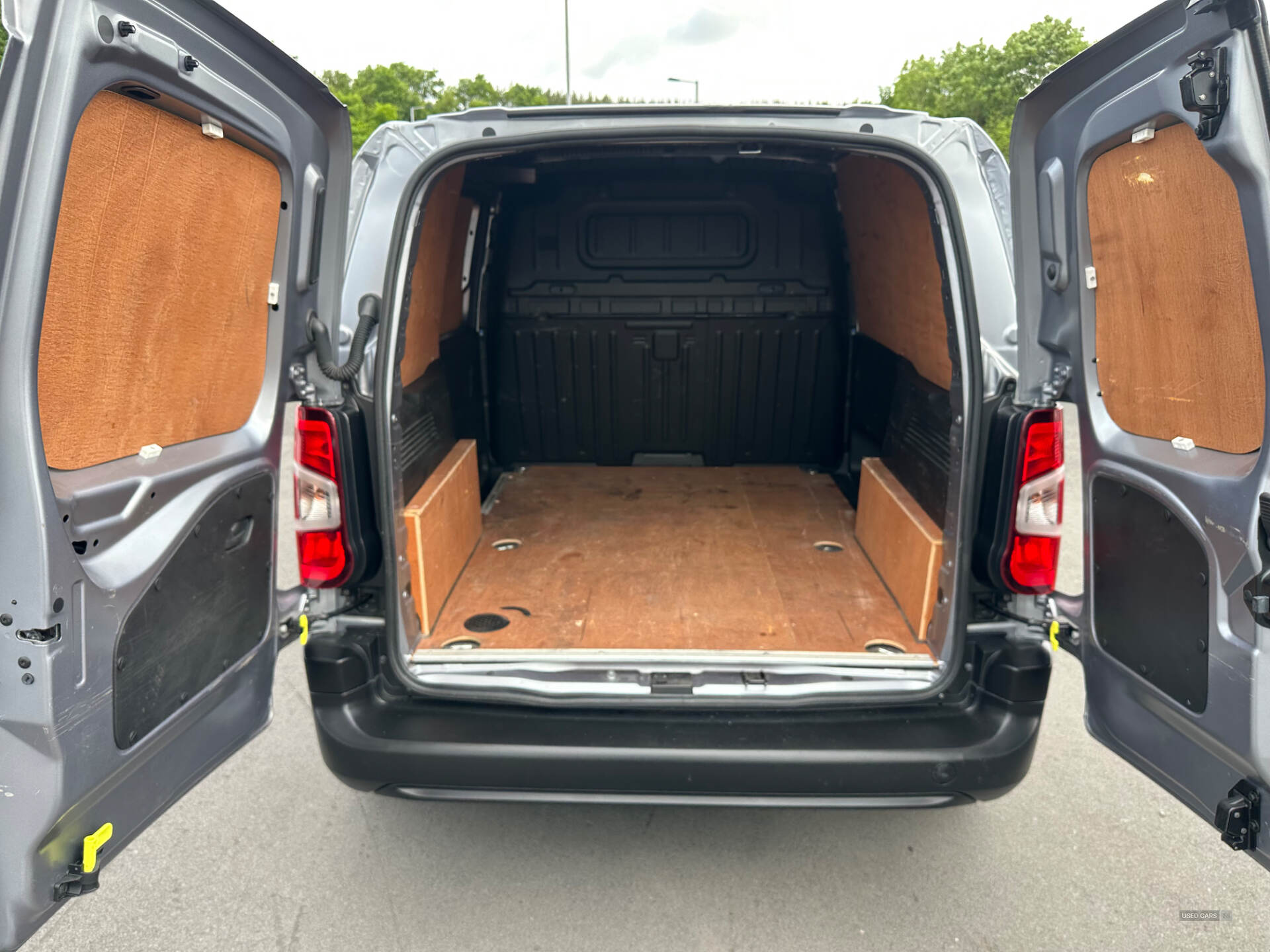 Jan 2021 Vauxhall Combo 2000 1.5 Turbo D 100ps H1 Edition Van