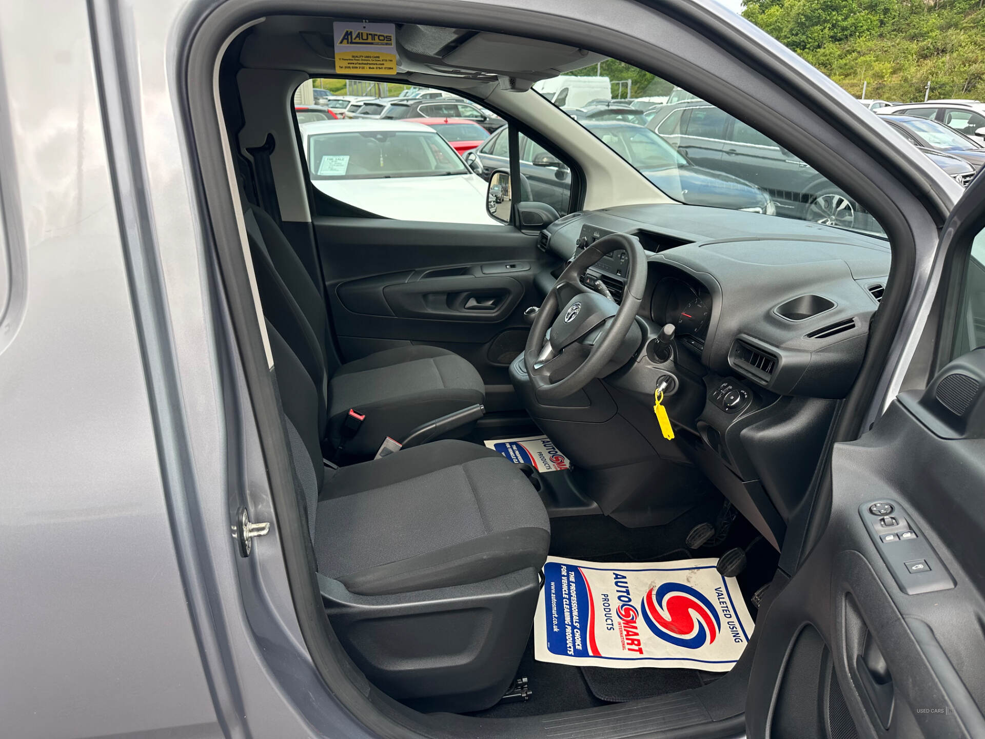 Jan 2021 Vauxhall Combo 2000 1.5 Turbo D 100ps H1 Edition Van
