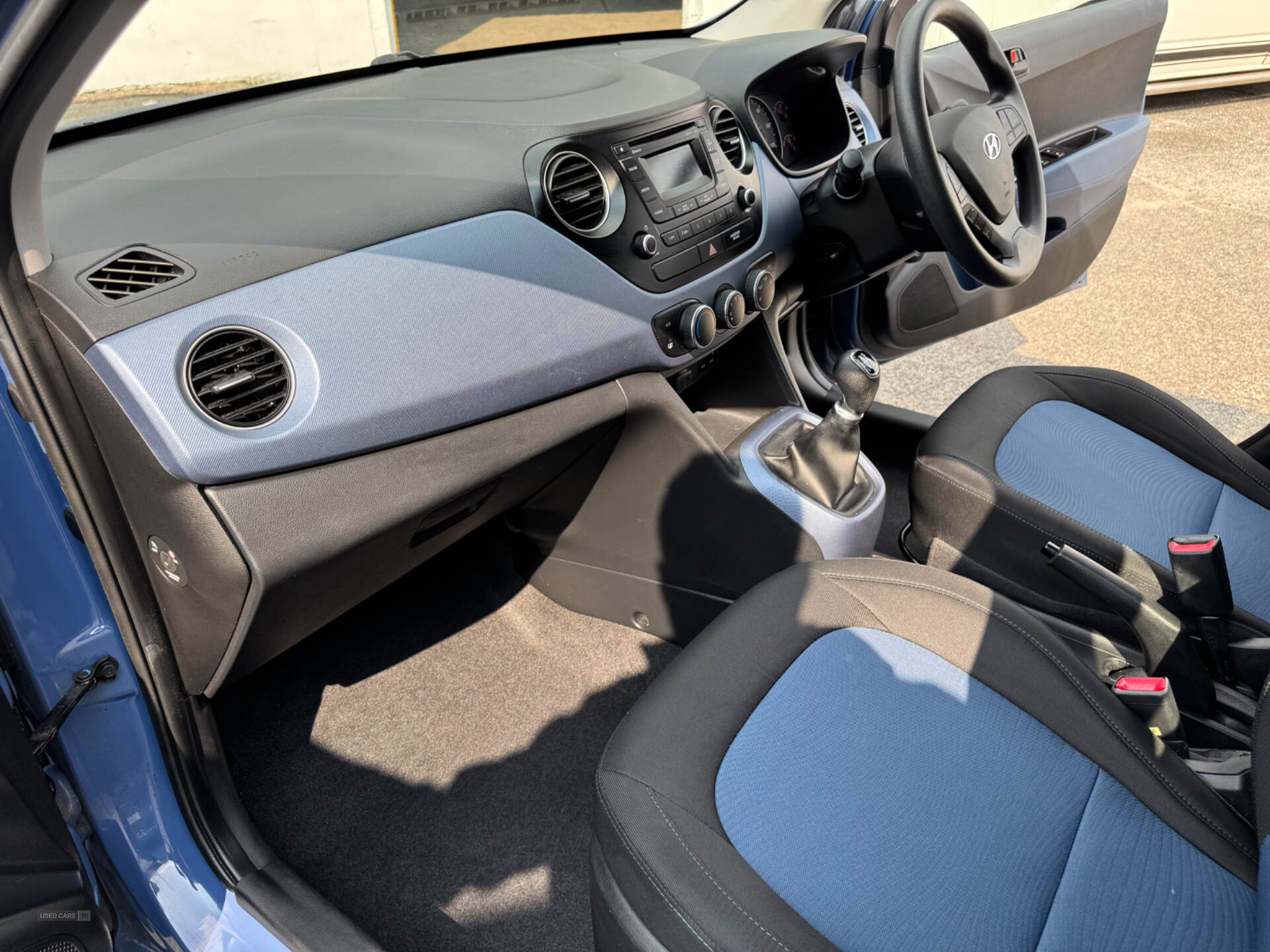 Hyundai i10 HATCHBACK in Down