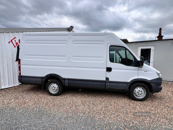 Iveco Daily 35S11 DIESEL in Antrim