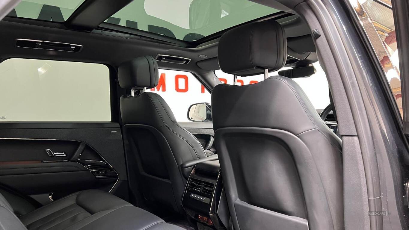 Jan 2023 Land Rover Range Rover Sport 3.0 D300 Dynamic SE 5dr Auto
