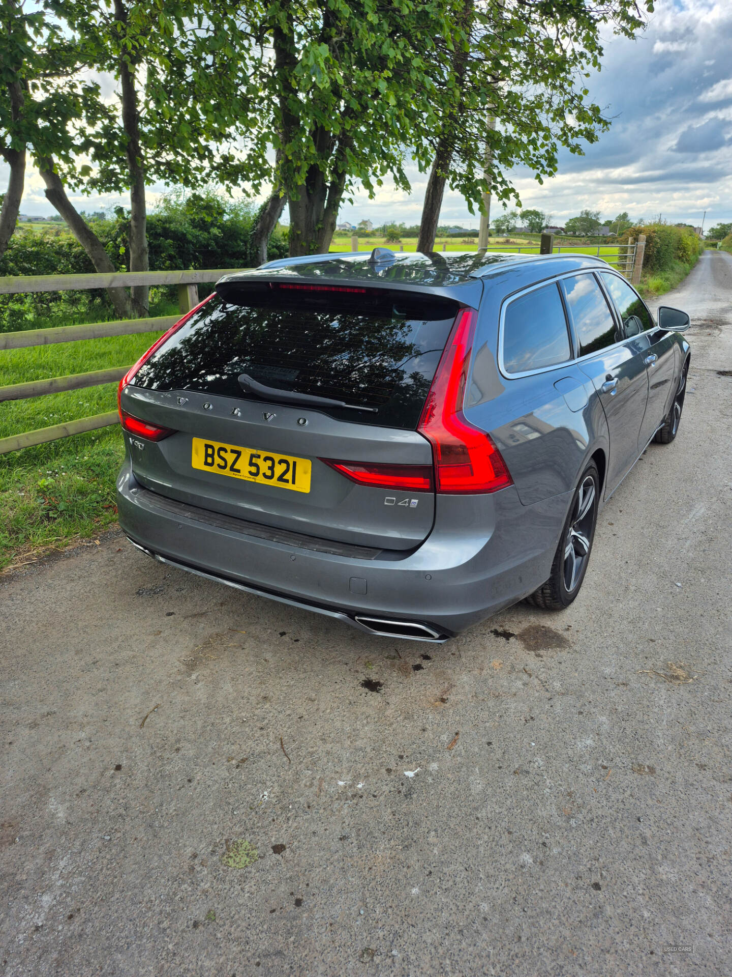 Jan 2018 Volvo V90 2.0 D4 R DESIGN 5dr Geartronic
