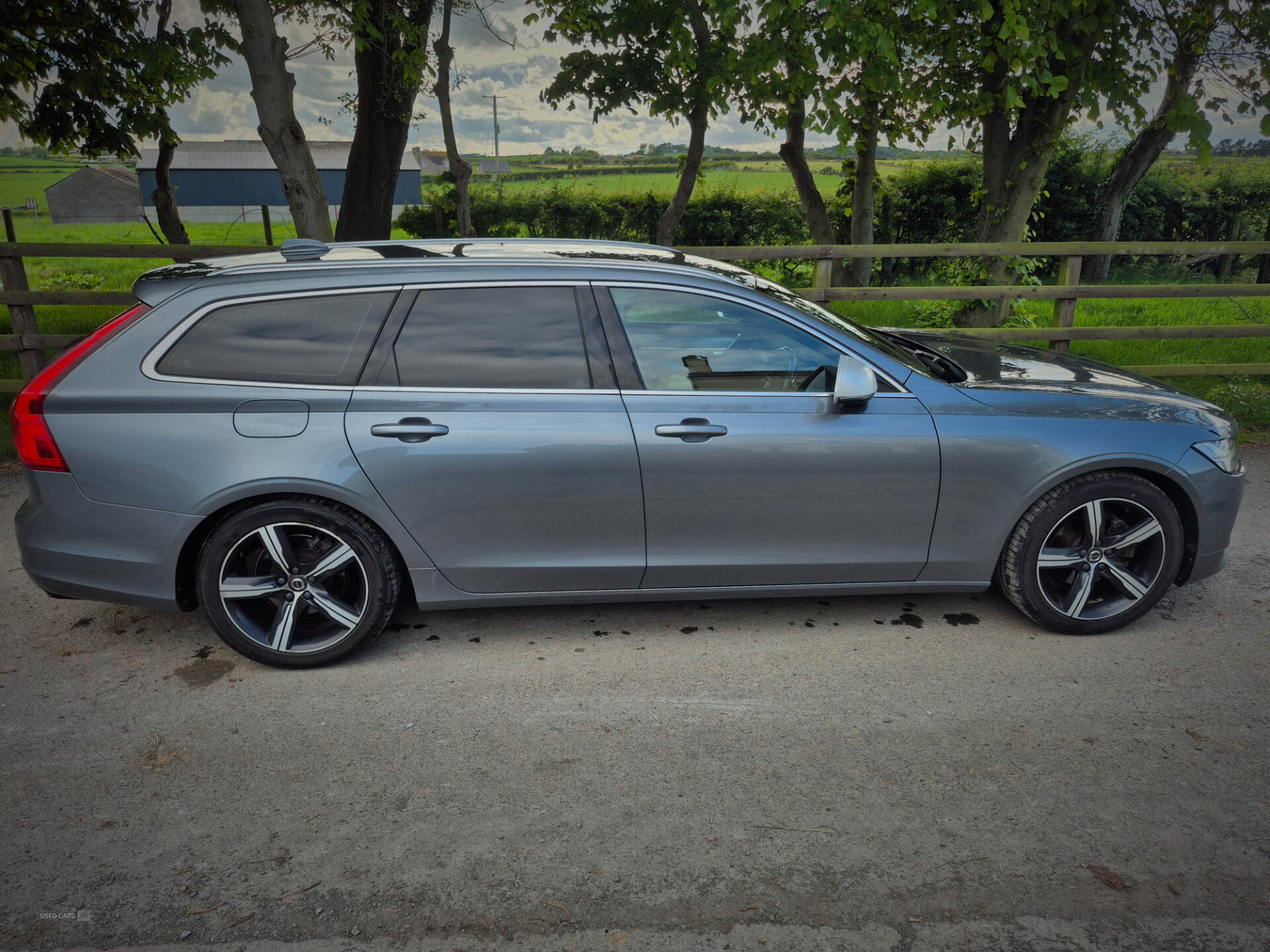 Jan 2018 Volvo V90 2.0 D4 R DESIGN 5dr Geartronic