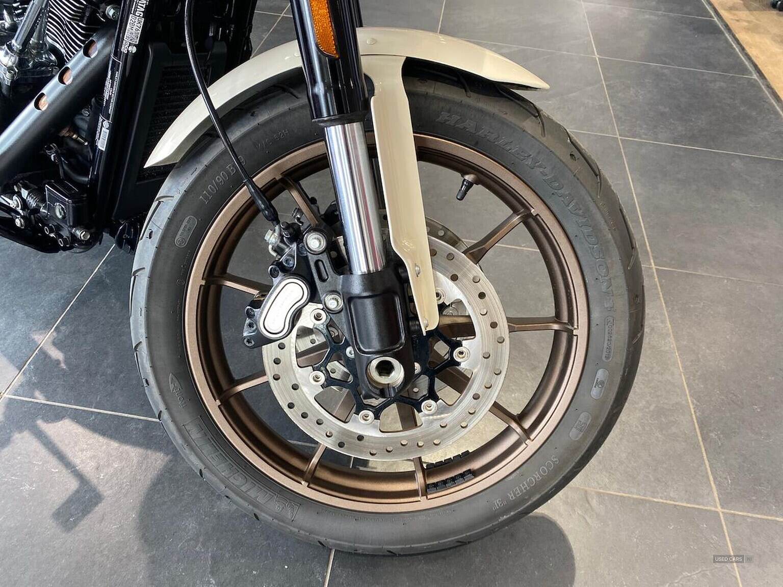 2023 Harley-Davidson LOW Fxlrst Colour Option (23My)