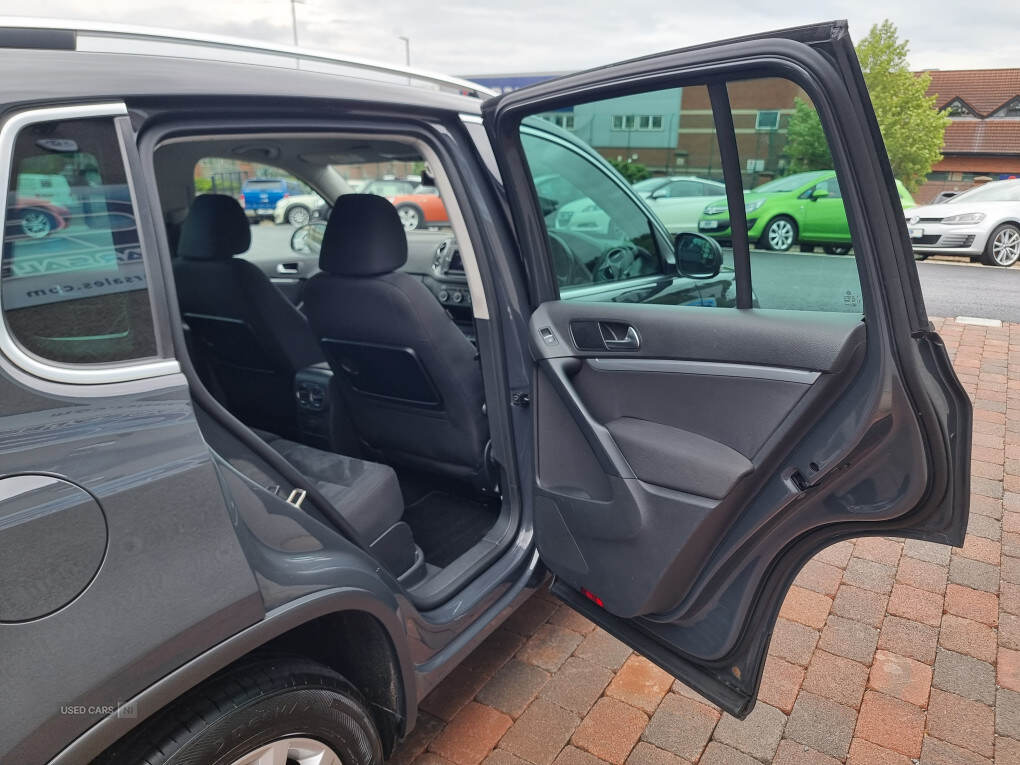 Sep 2015 Volkswagen Tiguan 2.0 TDi BlueMotion Tech Match 150 5dr [2WD]