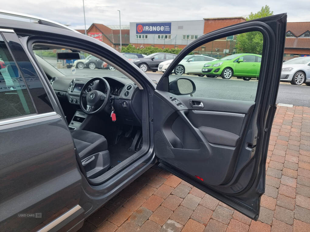 Sep 2015 Volkswagen Tiguan 2.0 TDi BlueMotion Tech Match 150 5dr [2WD]