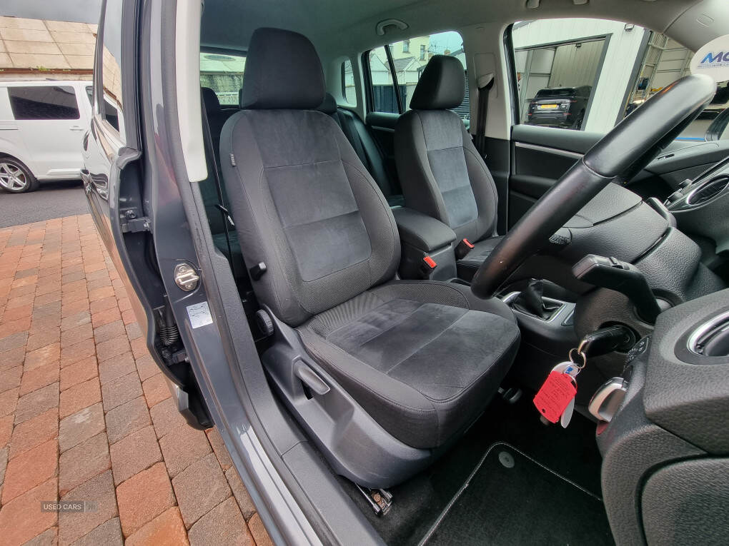 Sep 2015 Volkswagen Tiguan 2.0 TDi BlueMotion Tech Match 150 5dr [2WD]