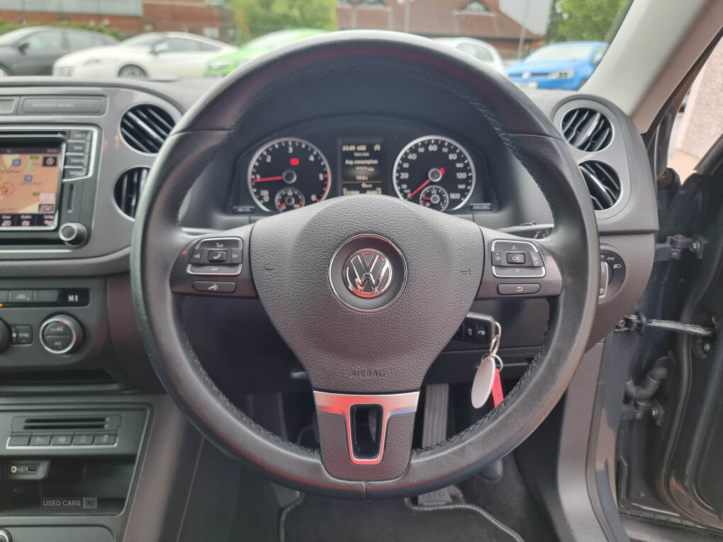Sep 2015 Volkswagen Tiguan 2.0 TDi BlueMotion Tech Match 150 5dr [2WD]