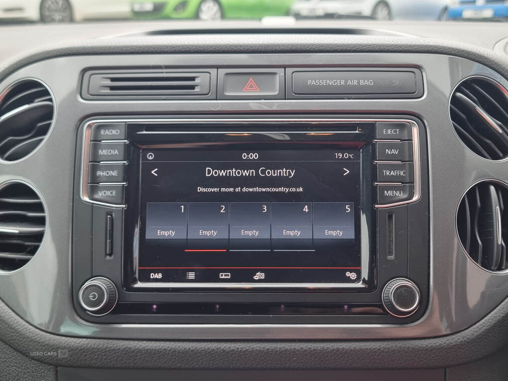 Sep 2015 Volkswagen Tiguan 2.0 TDi BlueMotion Tech Match 150 5dr [2WD]