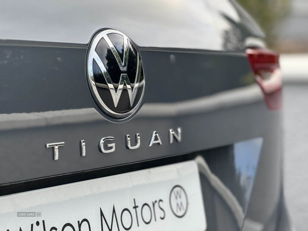 Jan 2022 Volkswagen Tiguan 2.0 TDI 4Motion R-Line 5dr DSG