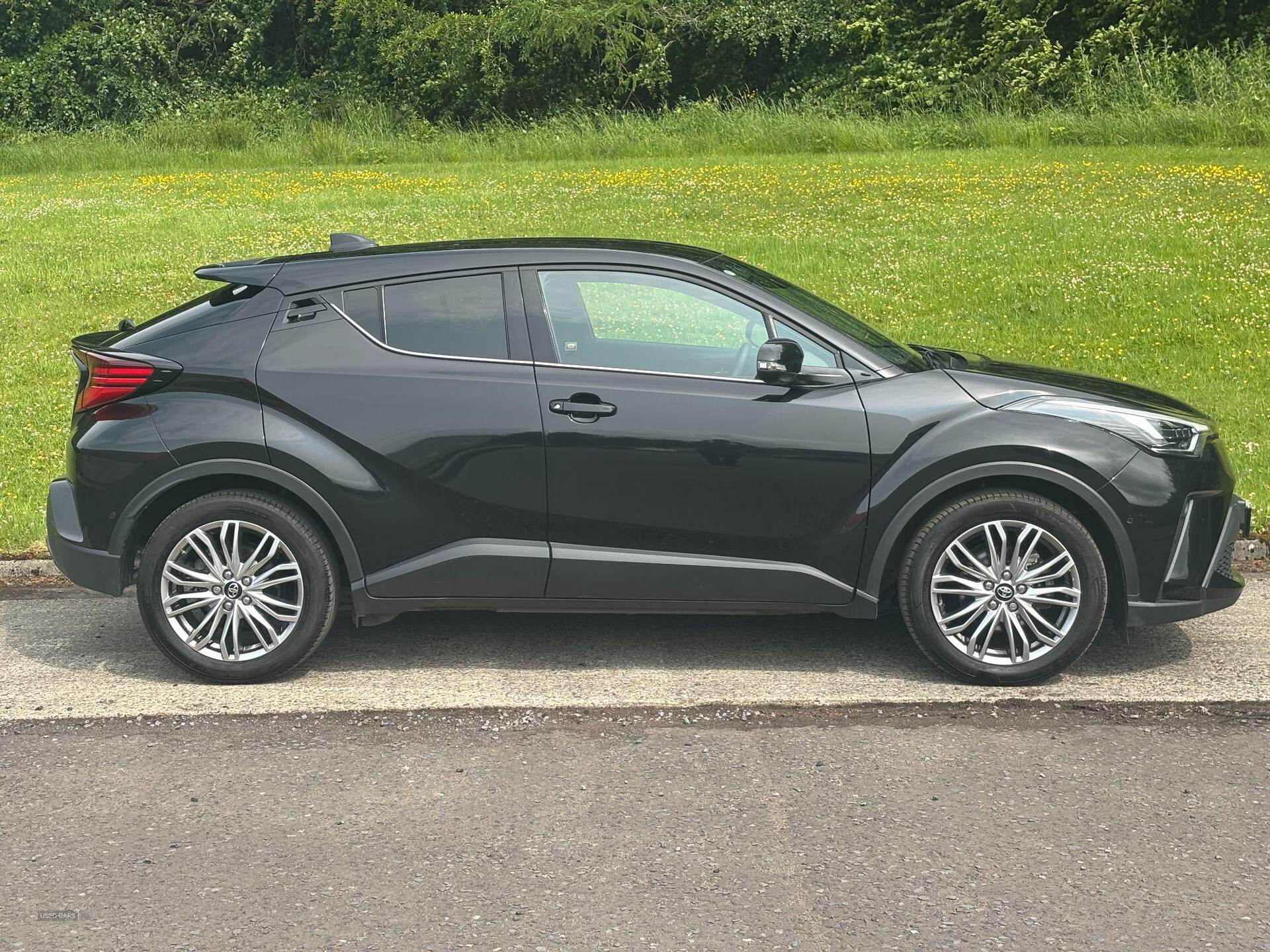 Sep 2023 Toyota C-HR 2.0 Hybrid Excel 5dr CVT