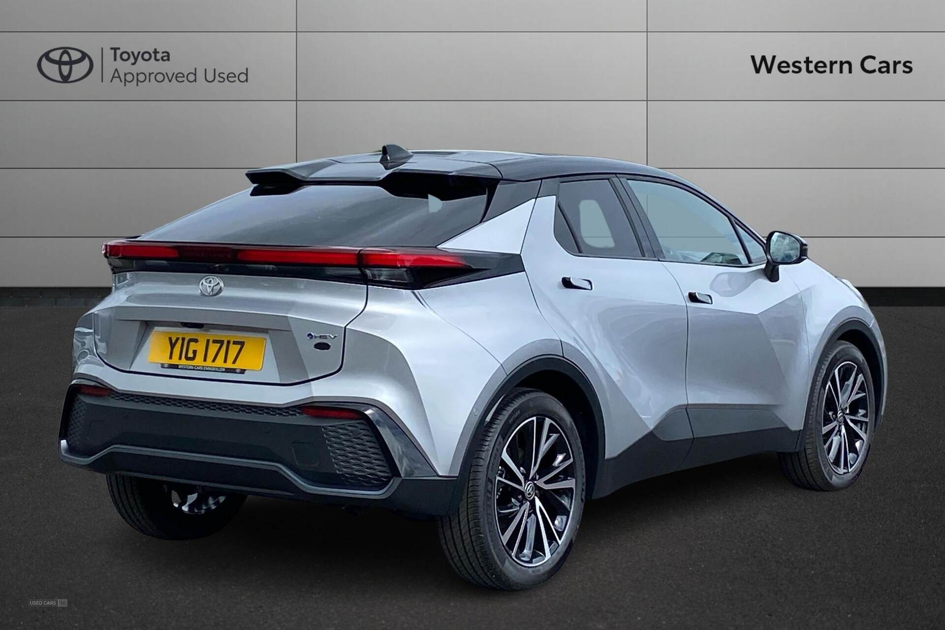 Apr 2025 Toyota C-HR 1.8 Hybrid Excel 5dr CVT