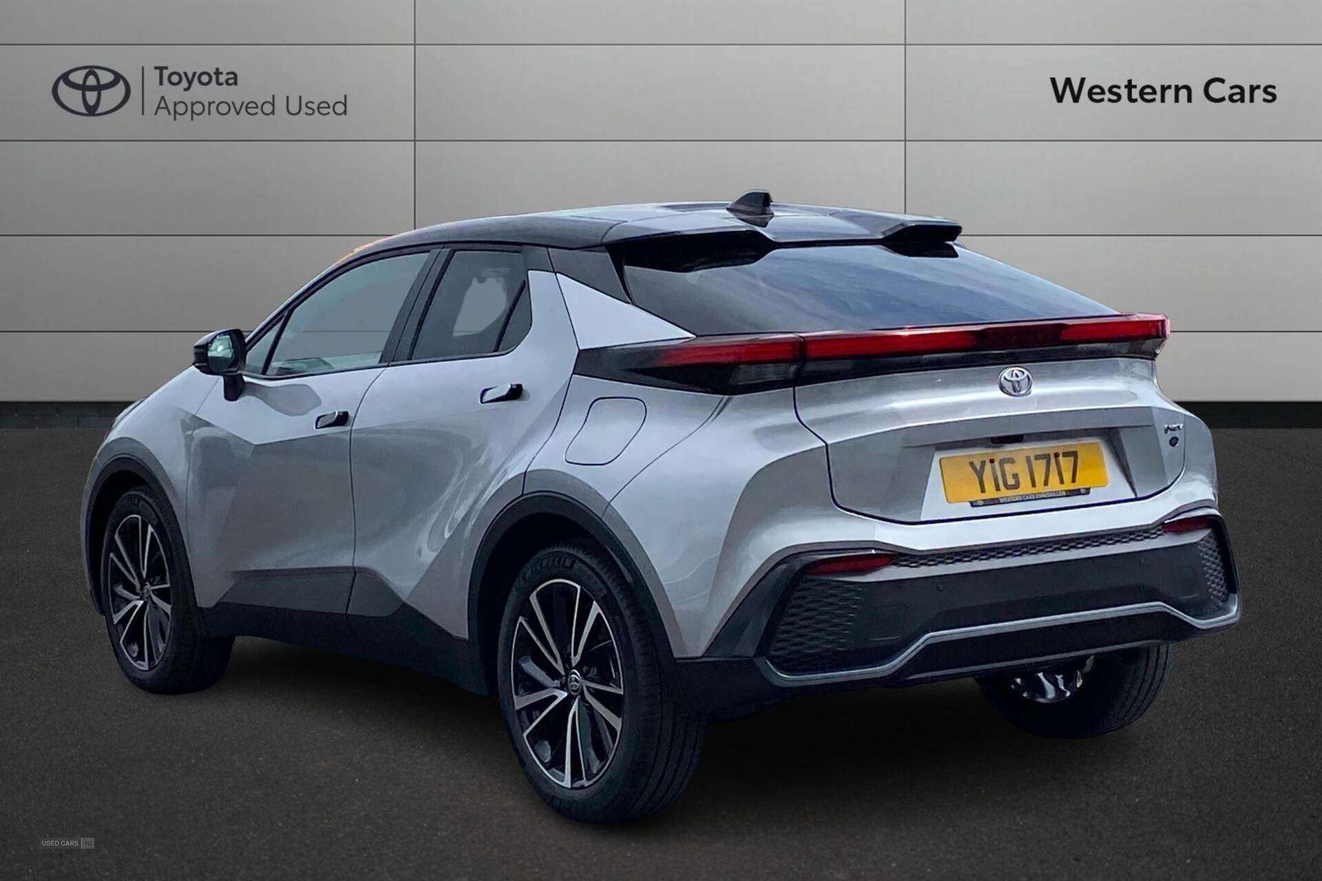 Apr 2025 Toyota C-HR 1.8 Hybrid Excel 5dr CVT
