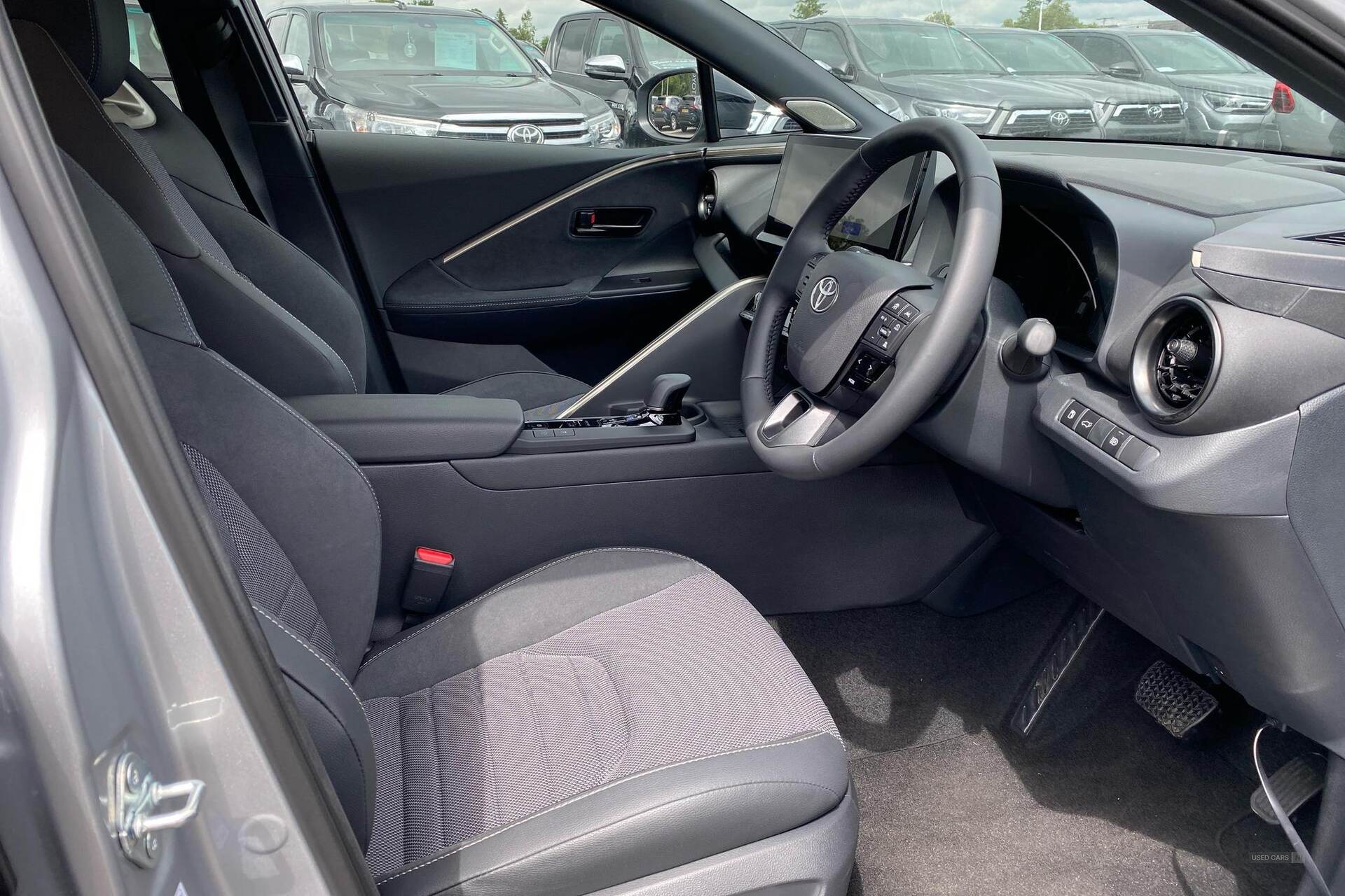 Apr 2025 Toyota C-HR 1.8 Hybrid Excel 5dr CVT