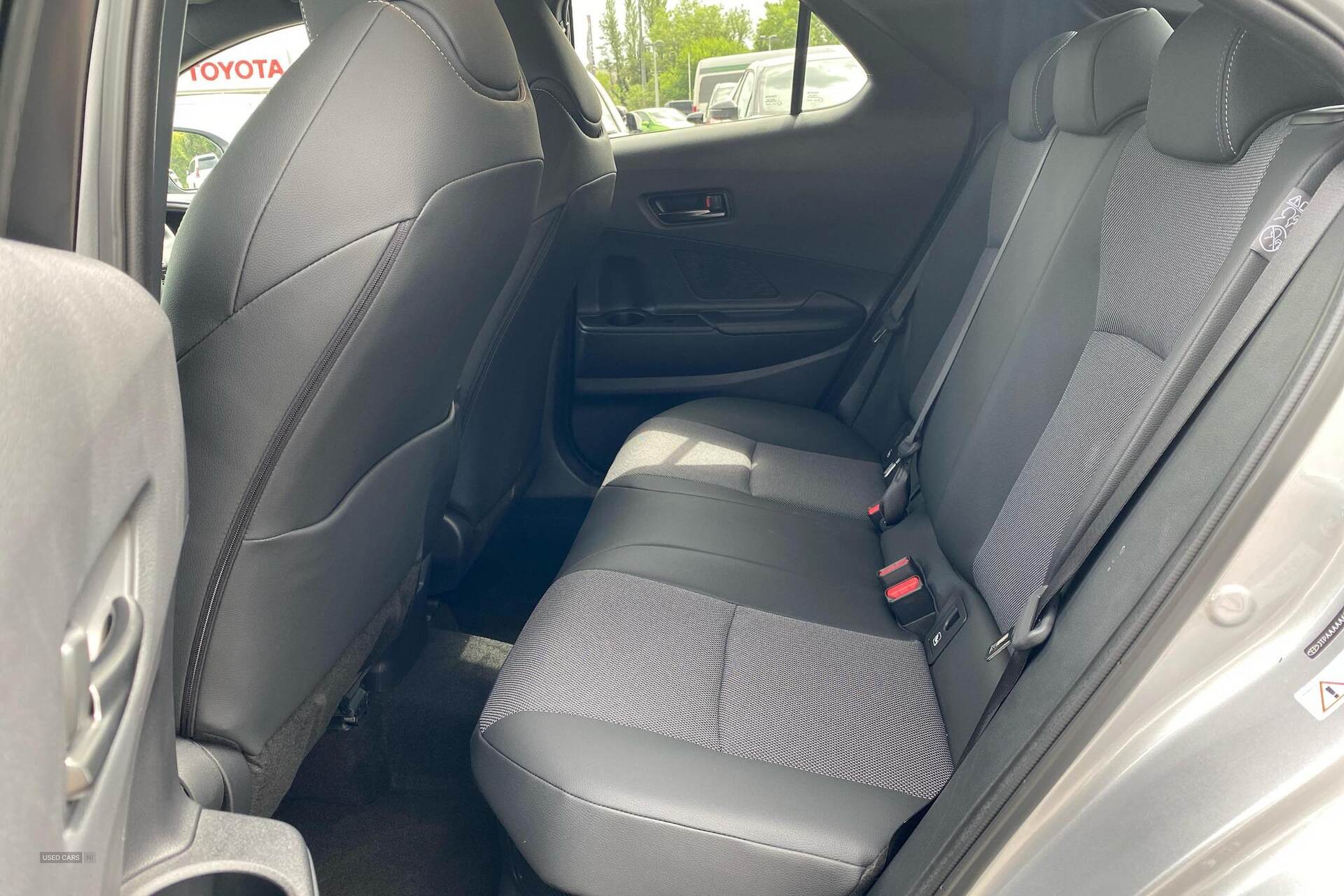 Apr 2025 Toyota C-HR 1.8 Hybrid Excel 5dr CVT